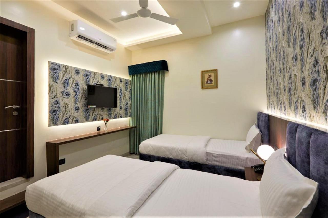 Hotel Rose Gold Ahmednagar Exterior foto